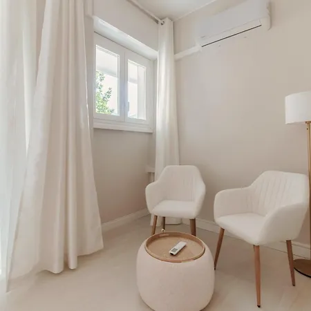 Cream - The House Of Travelers Apartment Como