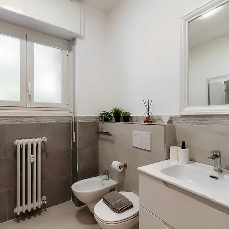 Cream - The House Of Travelers Como